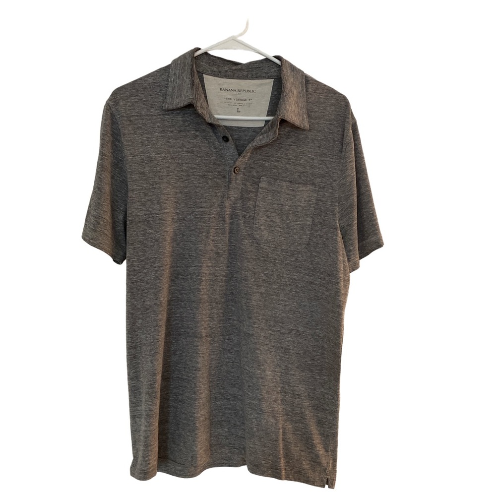 Banana Republic men’s The Vintage T. Size L. Like new.